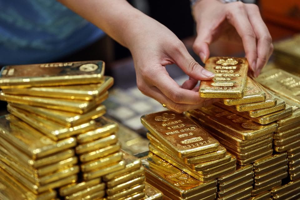  الذهب يرتفع مع هبوط الدولار وآمال التحفيز الأمريكي 