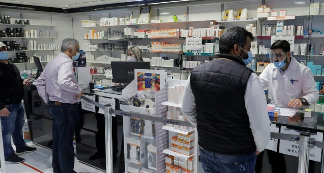 قطاع الدواء في أزمة مع مسارعة اللبنانيين للتخزين وشح الدولار