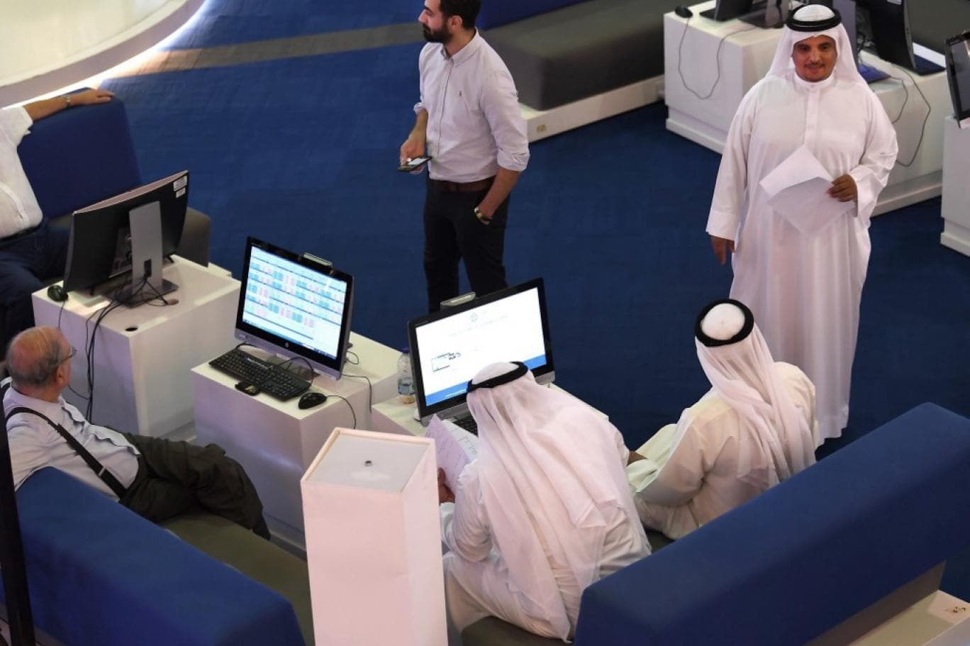 تباين أداء أسواق الخليج الرئيسية عند الإغلاق