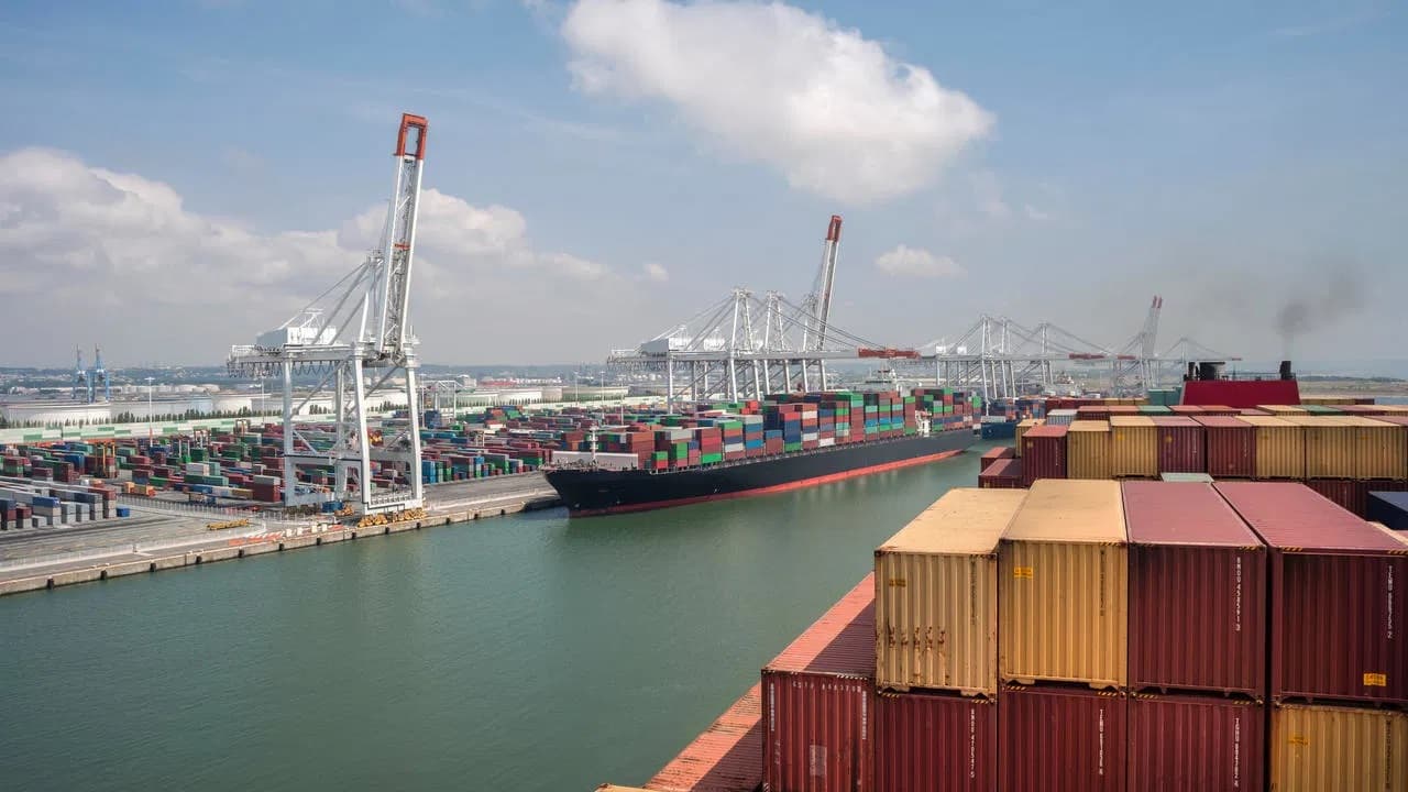 عجز الميزان التجاري الفرنسي يرتفع إلى 3.94 مليار يورو خلال يناير