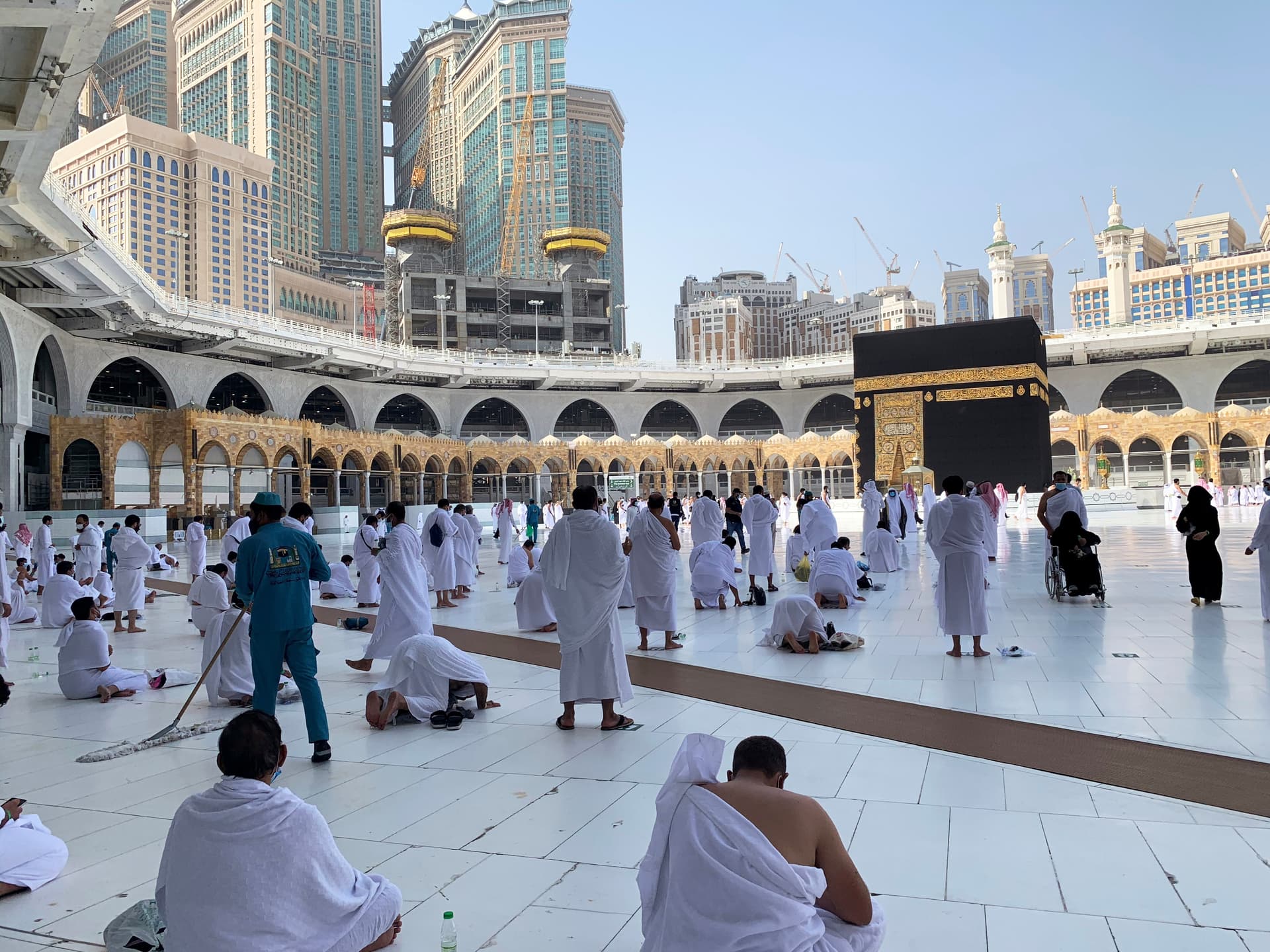  الحج والعمرة تعلن آليات وضوابط إصدار تصاريح العمرة والصلاة خلال رمضان