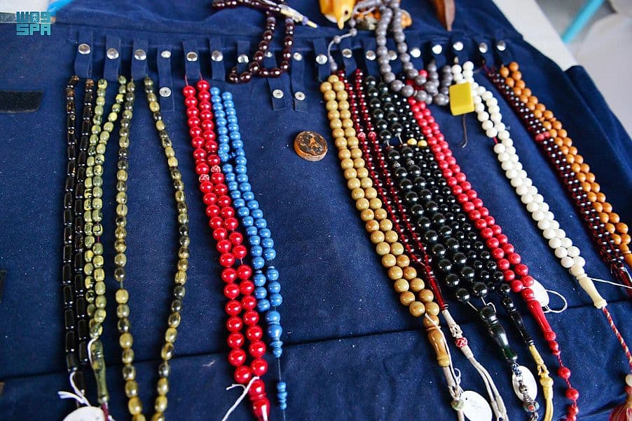 صناعة "السبح" اليدوية في حائل.. أصالة الماضي وحضارة المستقبل