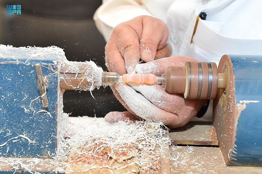 صناعة "السبح" اليدوية في حائل.. أصالة الماضي وحضارة المستقبل