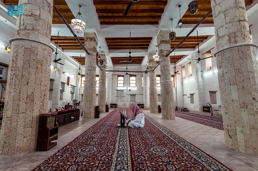مساجد الوجه التاريخية .. تستقبل المصلين منذ أكثر من 200 عام
