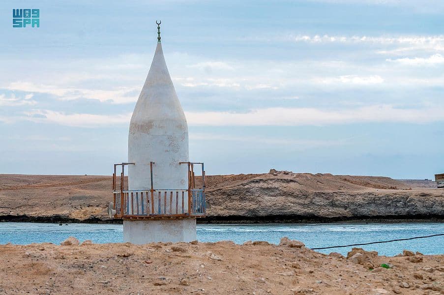 مساجد الوجه التاريخية .. تستقبل المصلين منذ أكثر من 200 عام