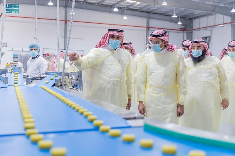 وزير الصناعة يتفقد المدينة الصناعية الأولى في القصيم