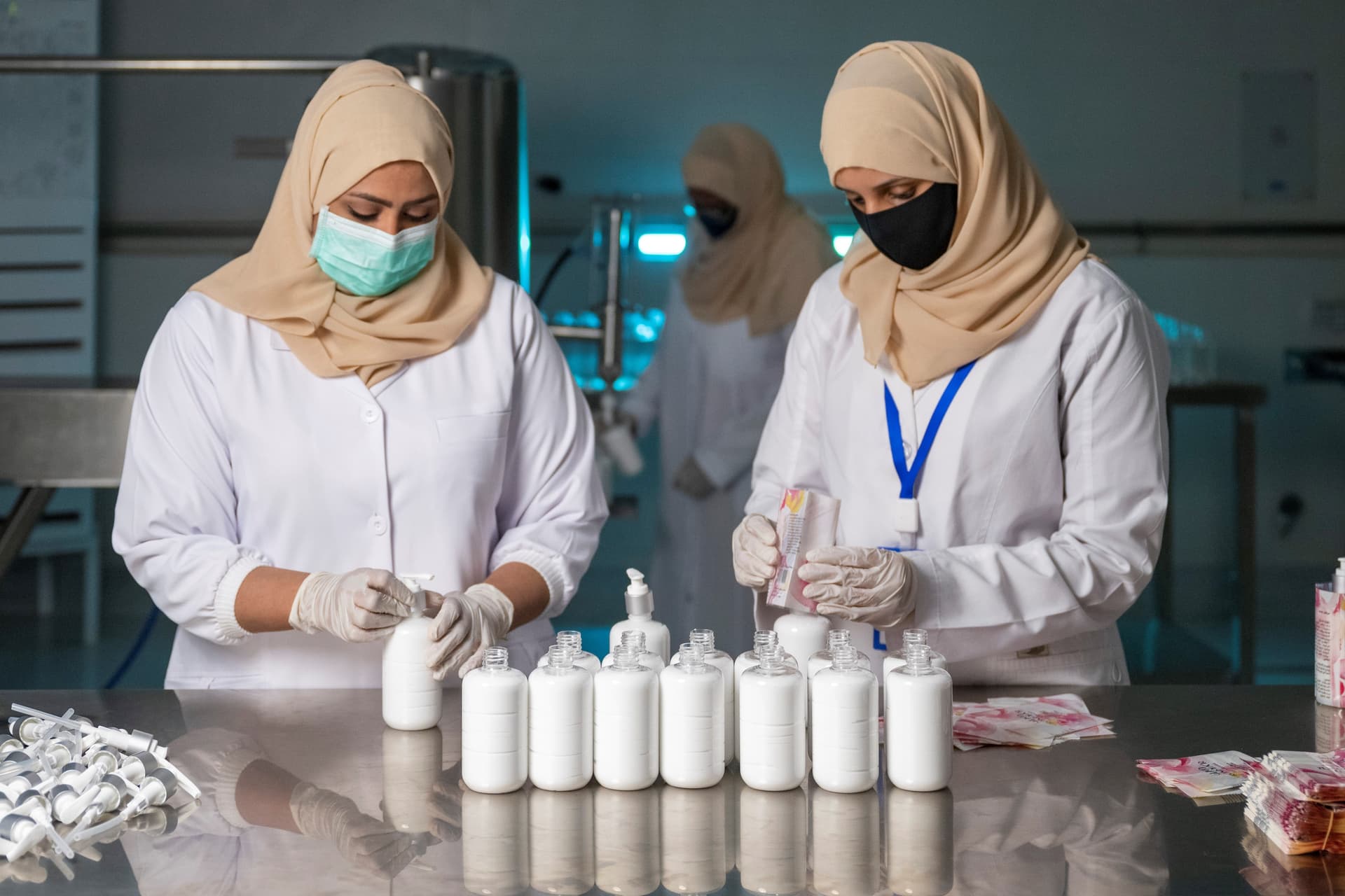 أرامكو تدشن مصنع الورد الطائفي "روزيار"