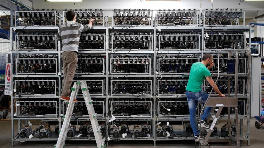 يستقطب تعدين البتكوين اهتماما متعاظما في ظل الارتفاع الكبير في قيمته مؤخرا.