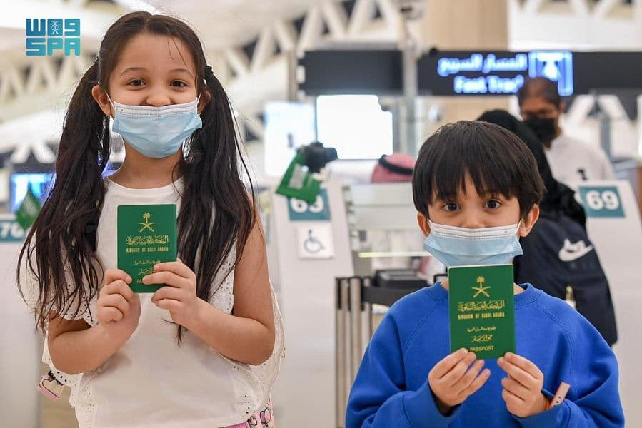 بدء أولى الرحلات الدولية من مطار الملك خالد الدولي