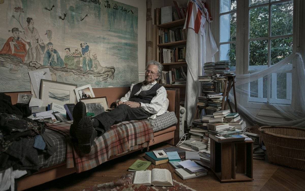 الكاتب النمساوي بيتر هاندكه.