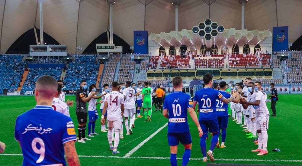 ممر شرفي لأستقبال أبطال الهلال والفيصلي. "مركز الهلال الإعلامي"