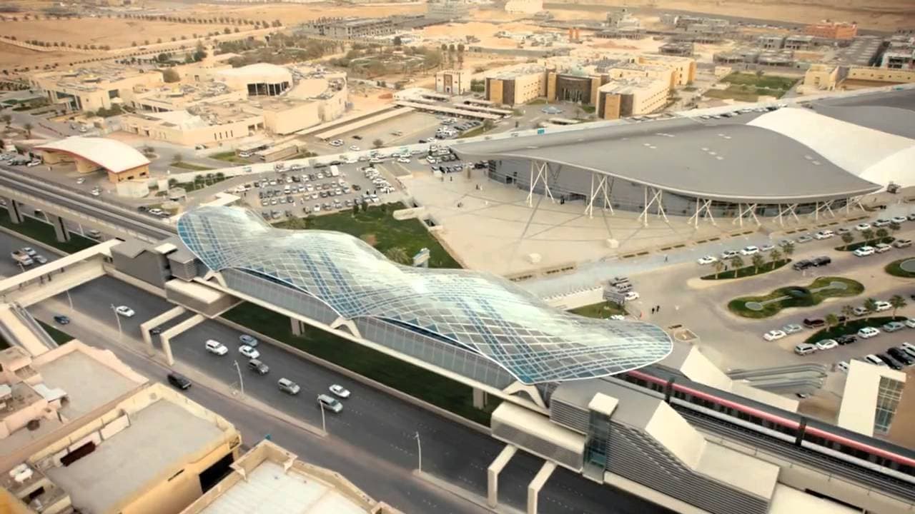 المشاريع التطويرية في المملكة ماضية على قدم وساق.
