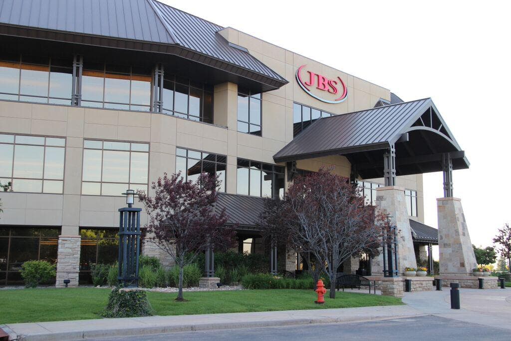 شركة "جاي بي اس" العملاقة تدفع 11 مليون دولار لقراصنة إلكترونيين