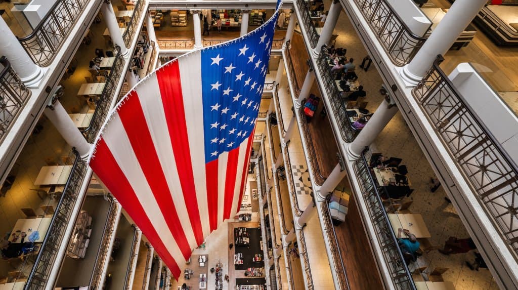 معنويات المستهلكين الأمريكيين ترتفع في أوائل يونيو