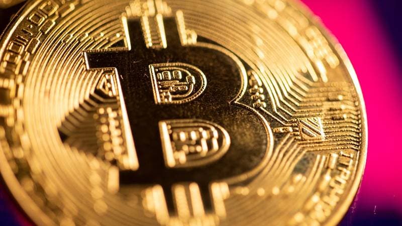 تغريدة لـ "ماسك" تقفز بـ "بيتكوين" 9% إلى 40 ألف دولار 