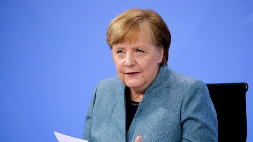 ميركل تتوقع إنفاقا عملاقا في السنوات المقبلة