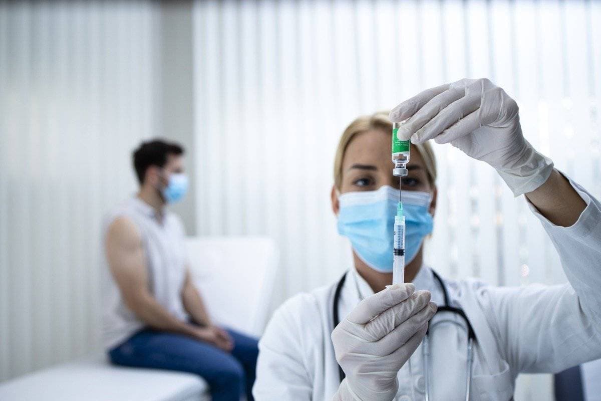 ظهور أعراض الالتهابات بعد الجرعة الثانية بأيام.