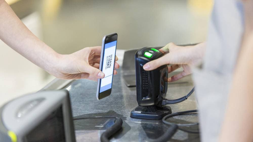 مدفوعات الهاتف المحمول حافظت على اتجاه تصاعدي بزيادة 43.3 في المائة.