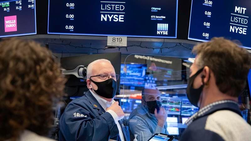 قطاع التكنولوجيا يرفع الأسهم الأمريكية مع انحسار مخاوف التضخم