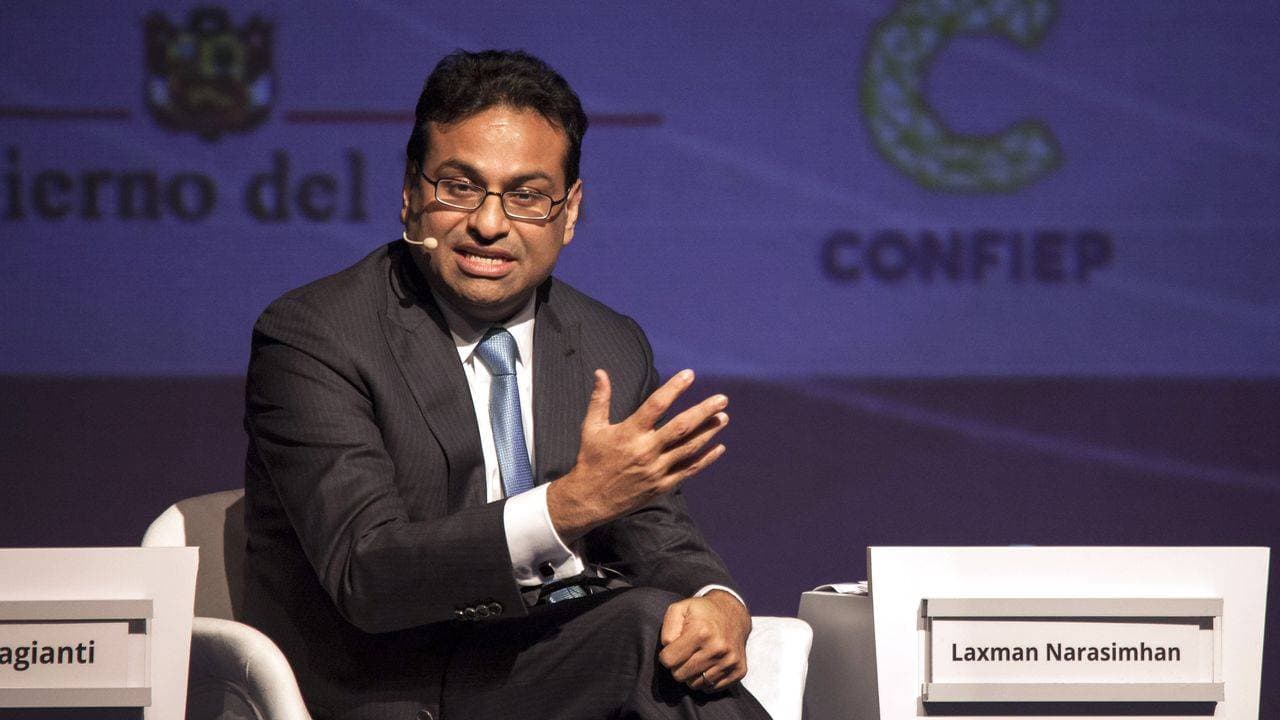 يسعى لاكسمان ناراسيمهان، خليفة كابور، للاستفادة من اندفاع الطلب على منتجات النظافة من ريكيت بفعل الوباء.