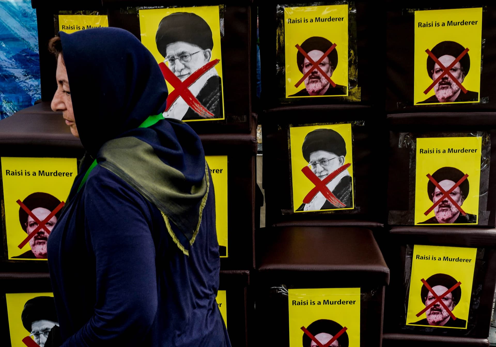 الموت لـ "الديكتاتور خامنئي".. صرخة العطشى في إيران