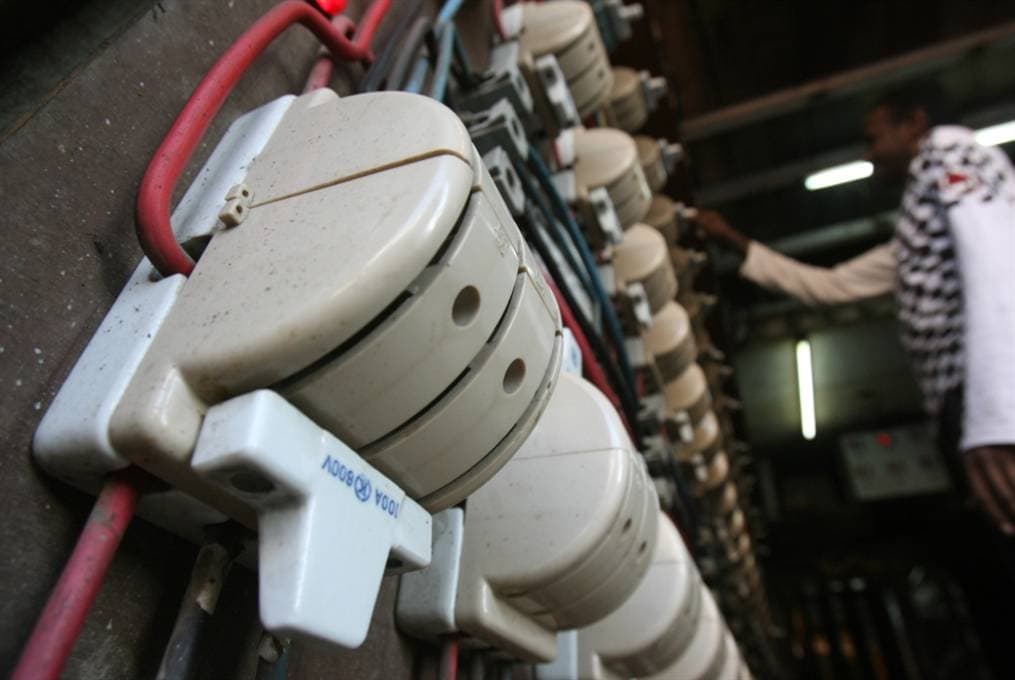 انقطاع الكهرباء يمتد لمدد لا تقل عن 20 ساعة يوميا في بعض مناطق لبنان.