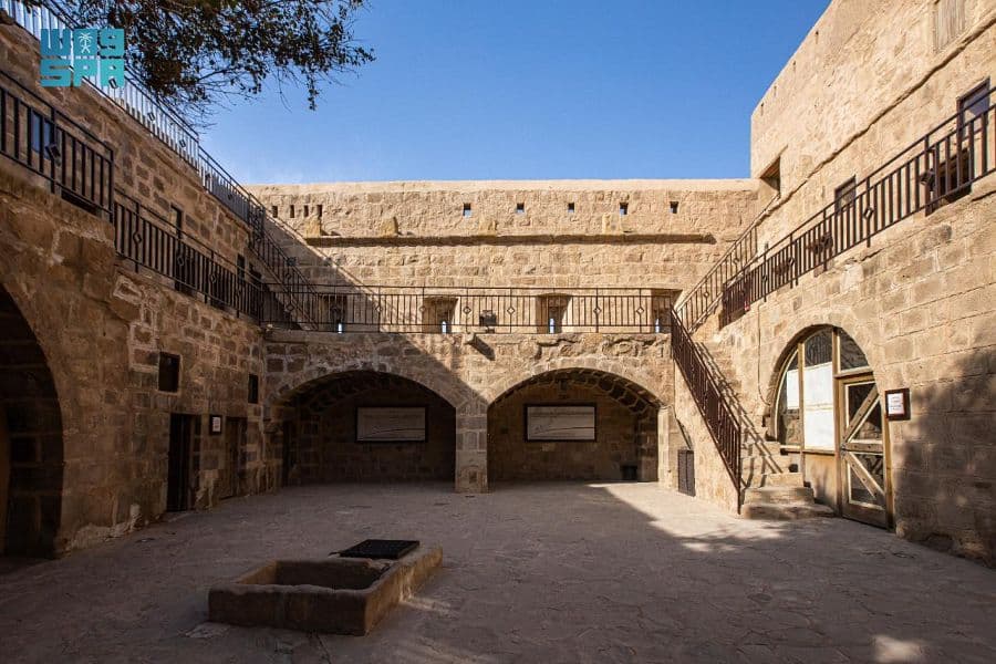 تبوك .. سحر الطبيعة وعبق التاريخ في صيف السعودية