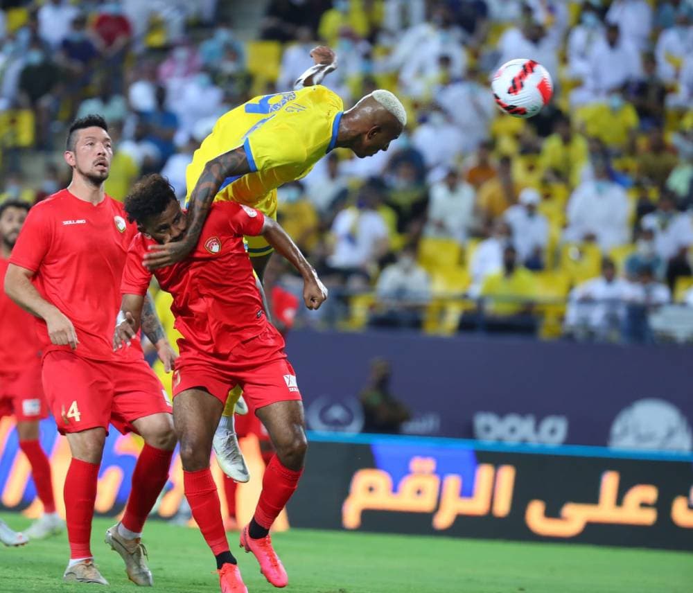 حجارة متحركة عبر الصحراء .. علماء يفسرون الظاهرة الغريبة