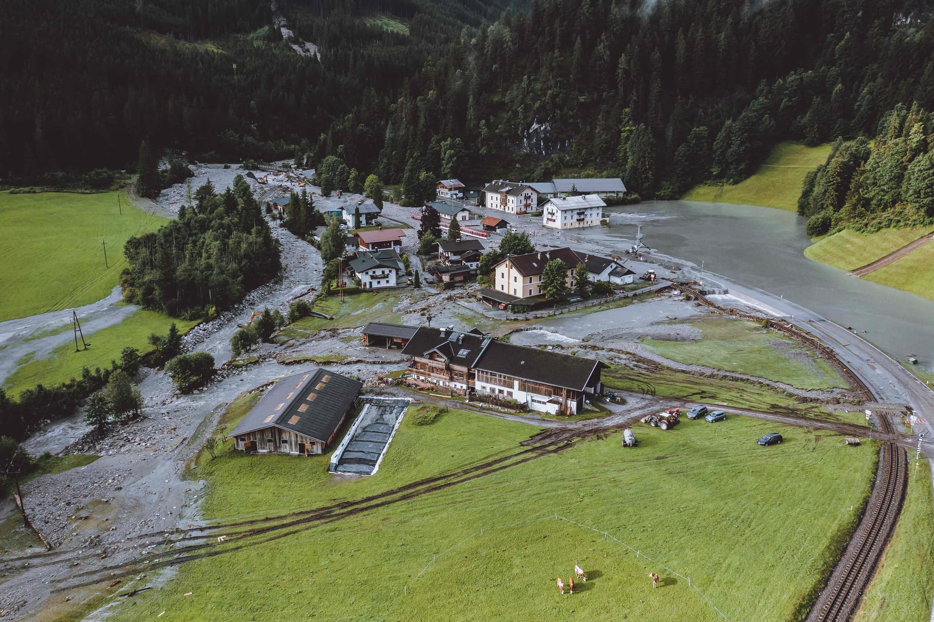 فيضانات تضرب النمسا وتعيق حركة النقل العام