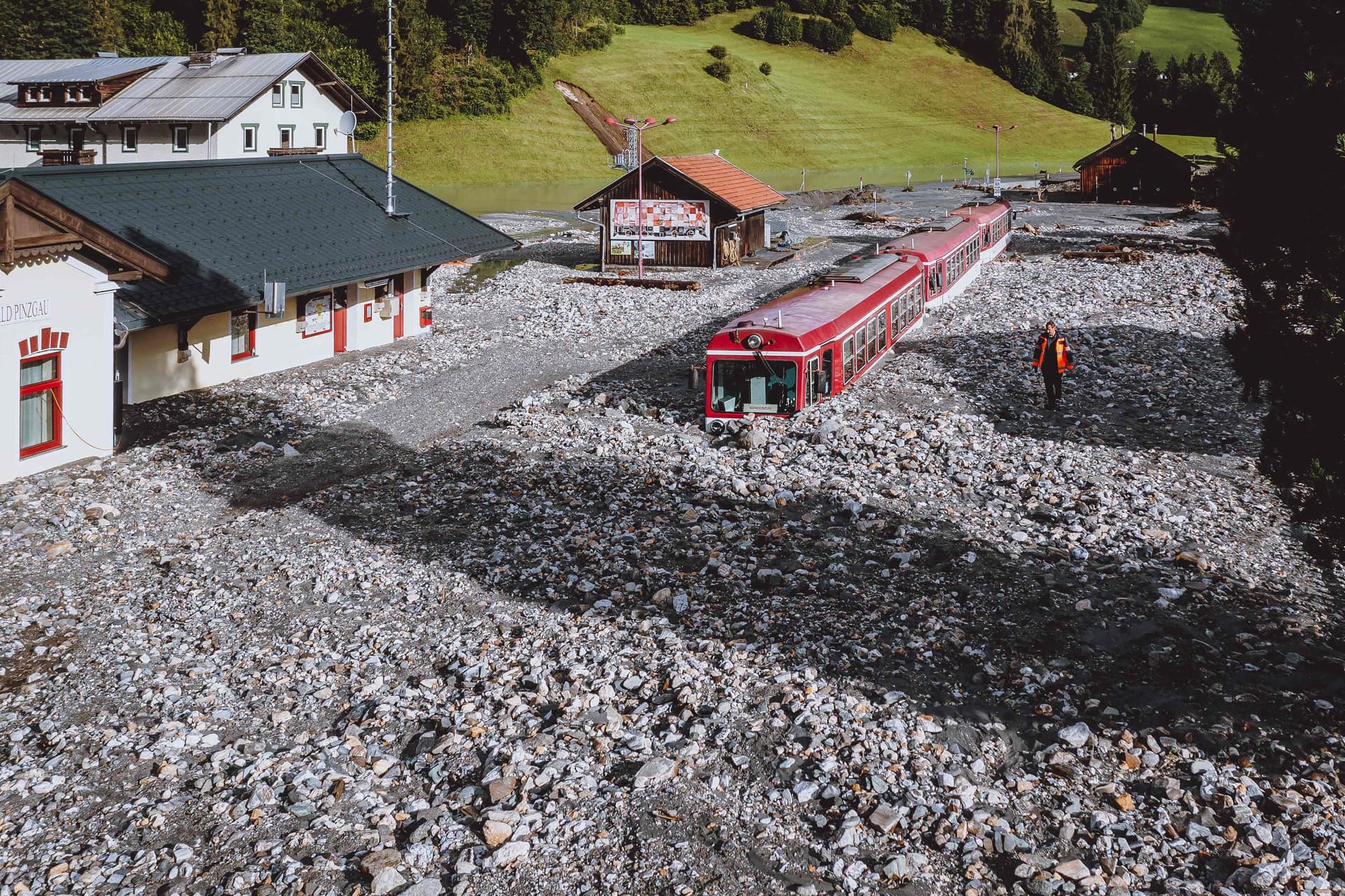 فيضانات تضرب النمسا وتعيق حركة النقل العام