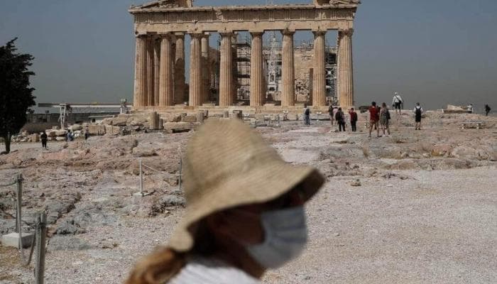 اليونان تواجه أسوأ موجة حر منذ أكثر من 30 عاما