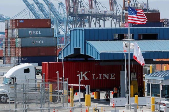 العجز التجاري الأمريكي يرتفع إلى مستوى قياسي .. 75.7 مليار دولار في يونيو 