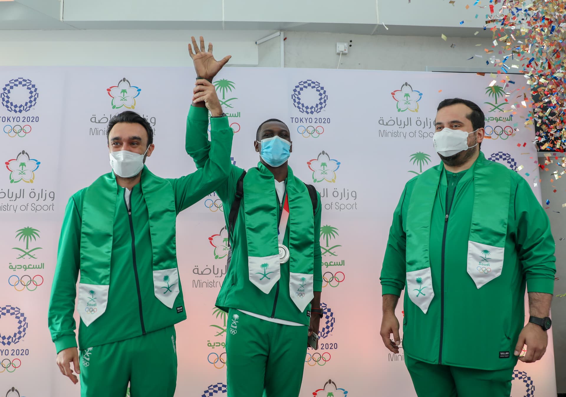 بممر شرفي واستقبال رسمي .. جدة تحتفي بالفيصل والبطل حامدي