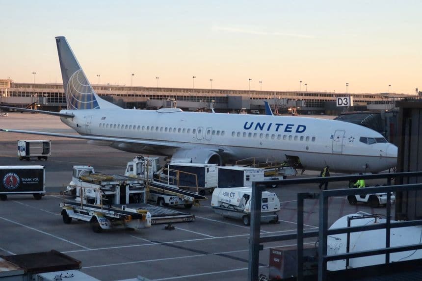 "يونايتد إيرلاينز" تطالب موظفيها غير الحاصلين على التطعيم بإجازة غير مدفوعة الأجر 