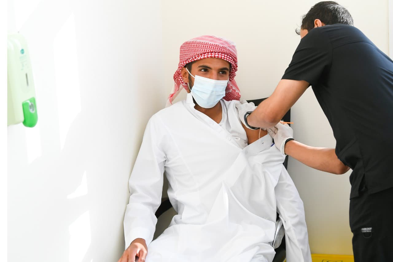 2,387 مستفيد من مركز لقاحات مهرجان ولي العهد للهجن
