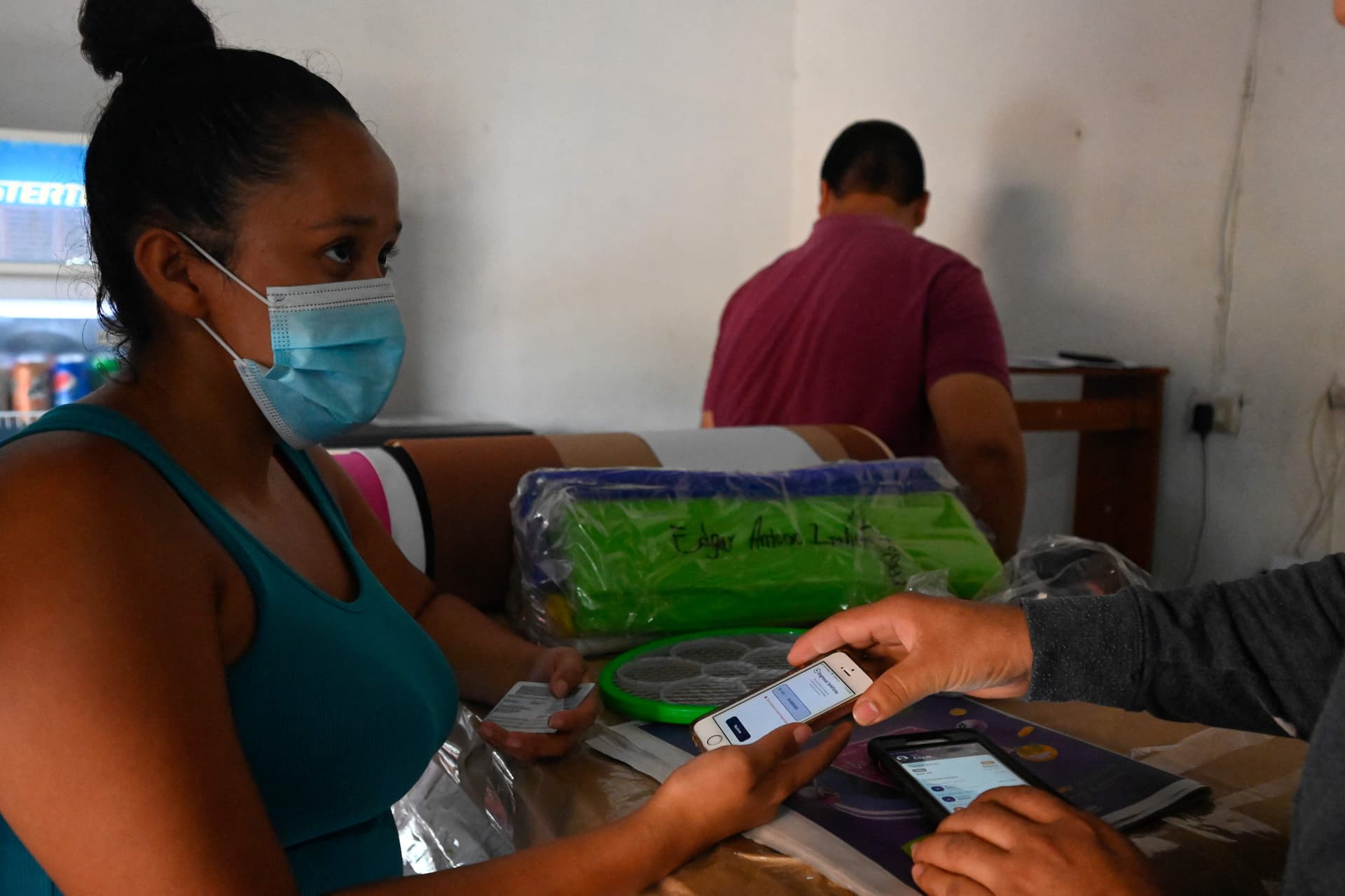 بعد أن أصبحت أول بلد يعتمدها .. السلفادور تطرح محفظة الكترونية لاستخدام "البيتكوين"