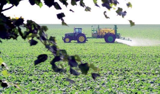 بسبب مبيد الحشائش.. "سينجينتا" و"شيفرون" تواجهان دعاوى تعويض بمليارات الدولارات