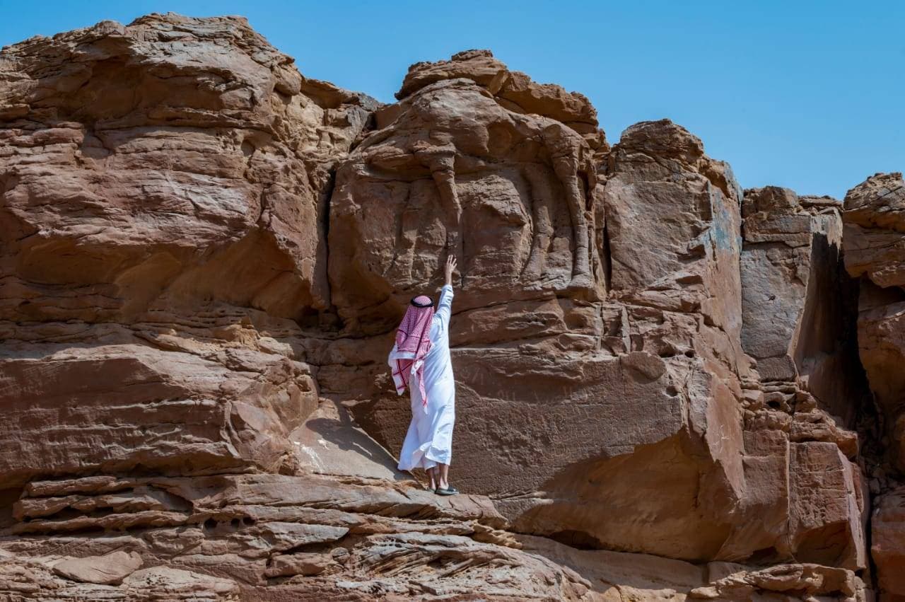 أظهرت الدراسة مرور الموقع بثلاث مراحل زمنية.