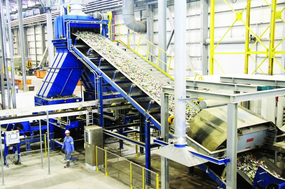 شمل إعادة التدوير البلاستيك والمعادن والورق.