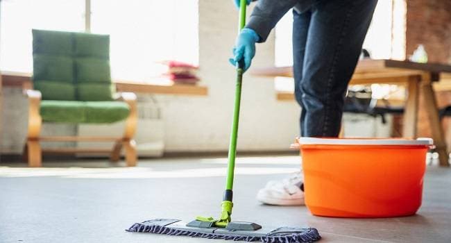 تنظيف البلاط يحرق 75 سعرة حرارية.