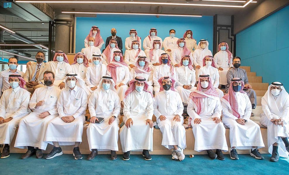 الحقيل يبحث مع رواد أعمال "الاستثمار الجريء" الفرص الاستثمارية