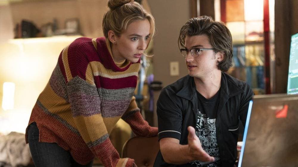 مشهد من العمل.