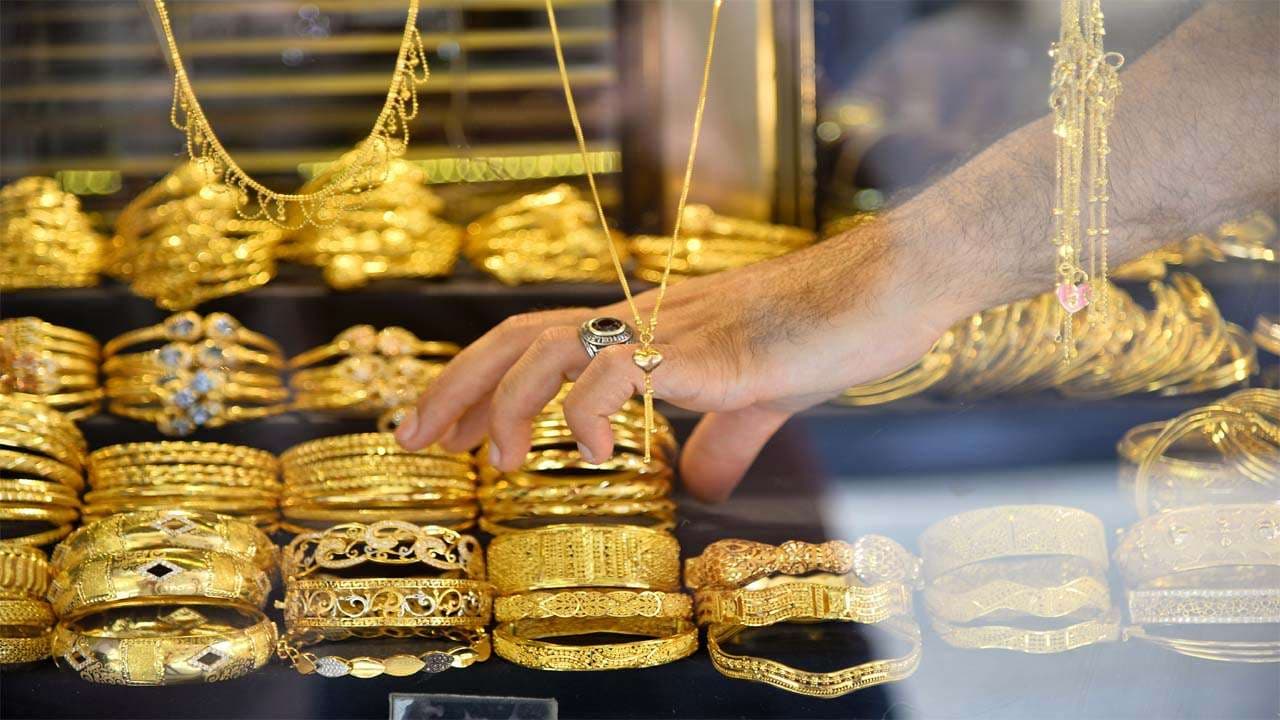 الذهب يرتفع ويقترب من أعلى مستوى في شهرين ونصف
