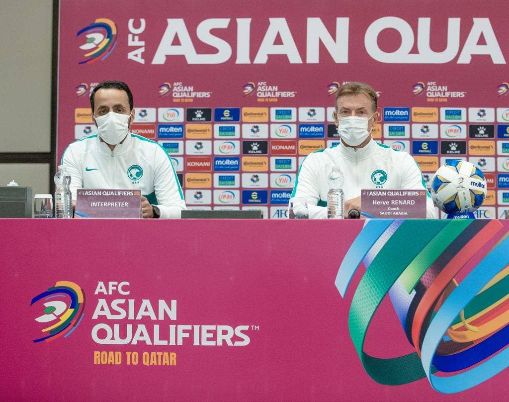 هيرفي رينارد خلال المؤتمر الصحافي