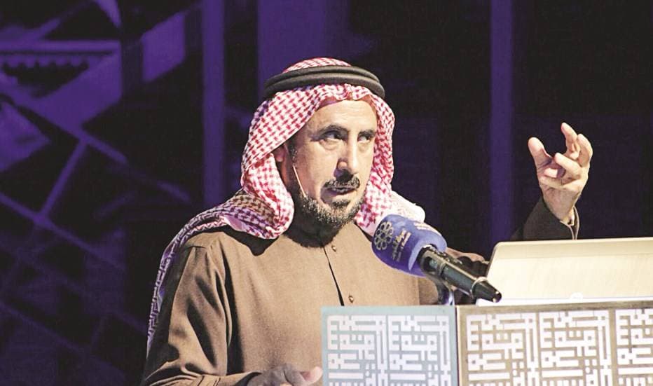 الدكتور السنيدي محاضرا في مناسبة سابقة.