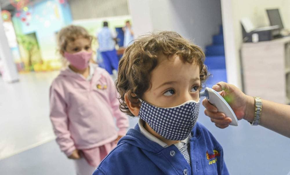 الوباء يتزايد بين من هم دون سن 17 عاما.