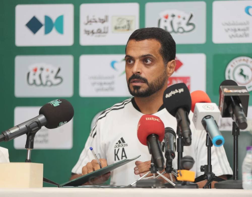 العطوي خلال المؤتمر الصحافي. تصوير: عيسى الدبيسي ـ "الاقتصادية"