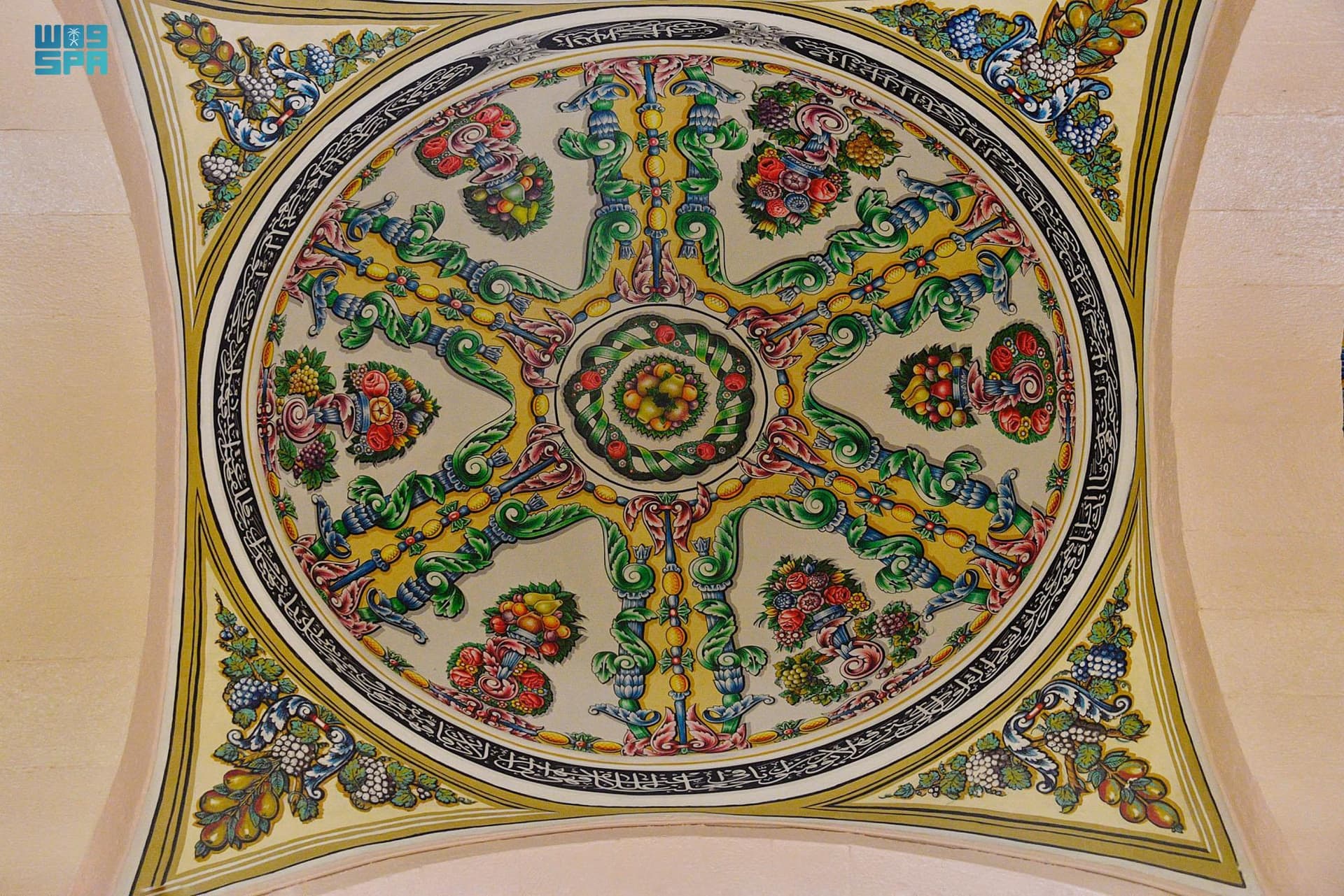 170 قبة تشكل إحدى أبرز مكونات الهندسة المعمارية للمسجد النبوي