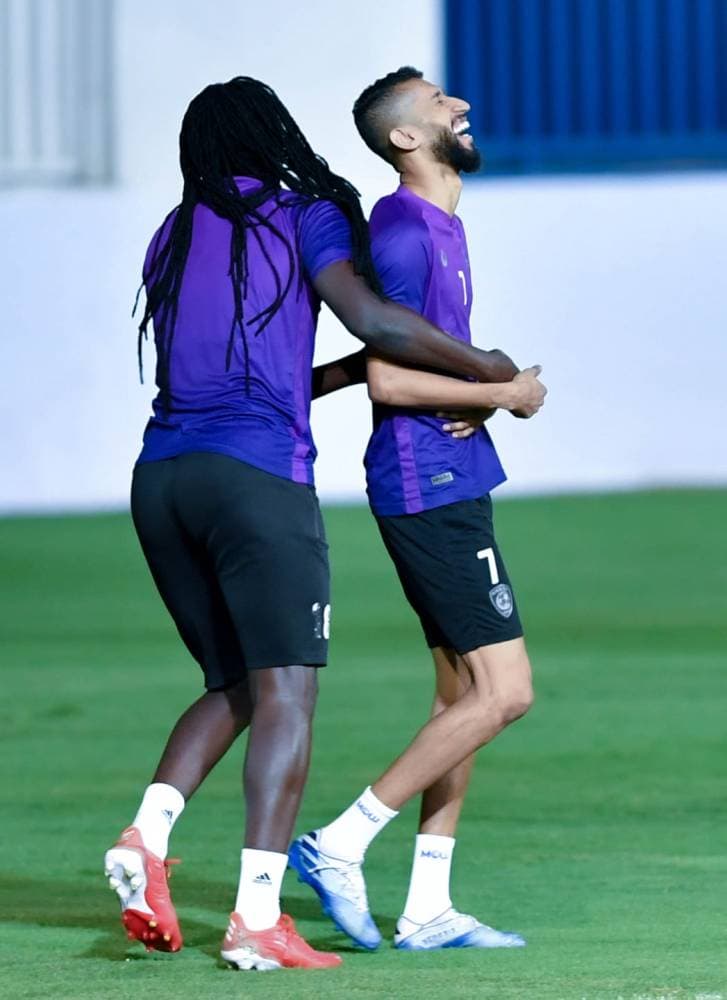الفرج وجوميز خلال تدريب الهلال أمس. تصوير: بشير صالح ـ "الاقتصادية"