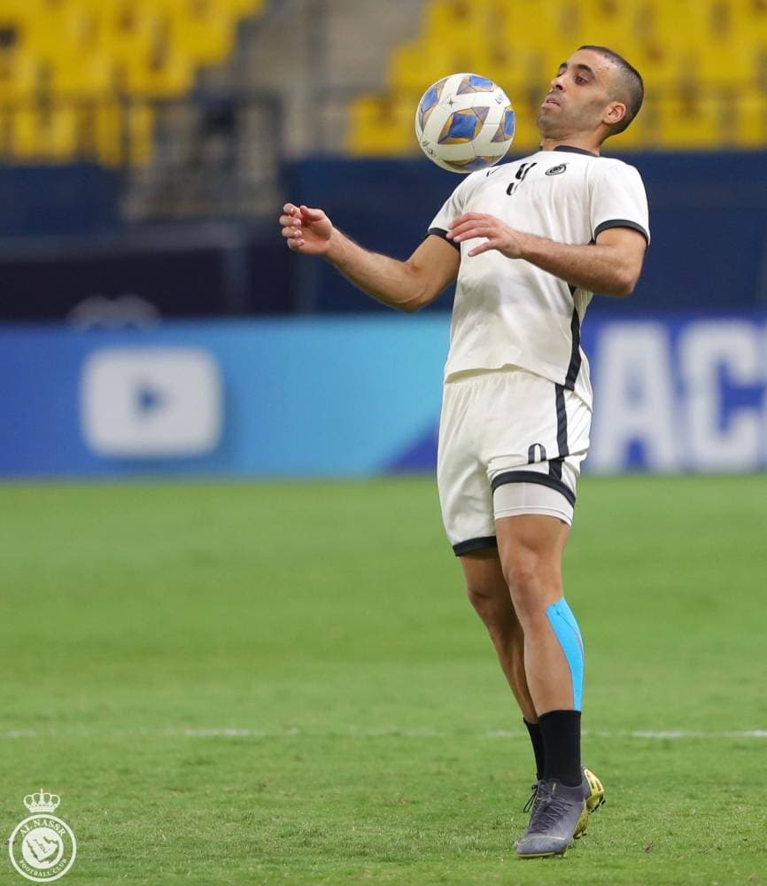 حمد الله خلال مران النصر الأخير. مركز النصر الاعلامي